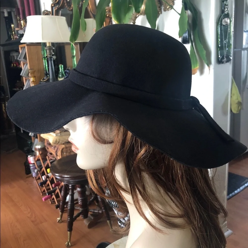 Vintage Black Wide Brim Hat - Picture 4 of 9